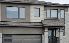 Pearl Properties Ottawa Holiday Home  Canada